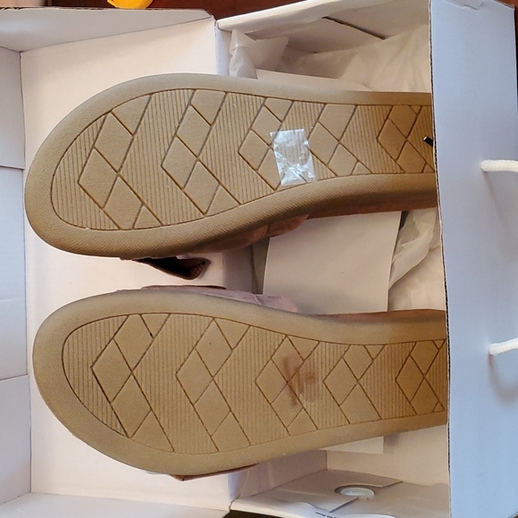 New in Box Pink Suede Bow Slides - Picture 4 of 4